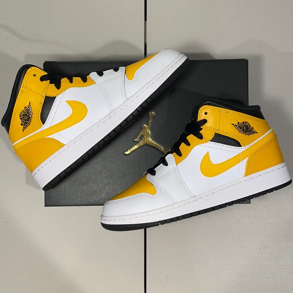 NEW Jordan 1 Mid University Gold